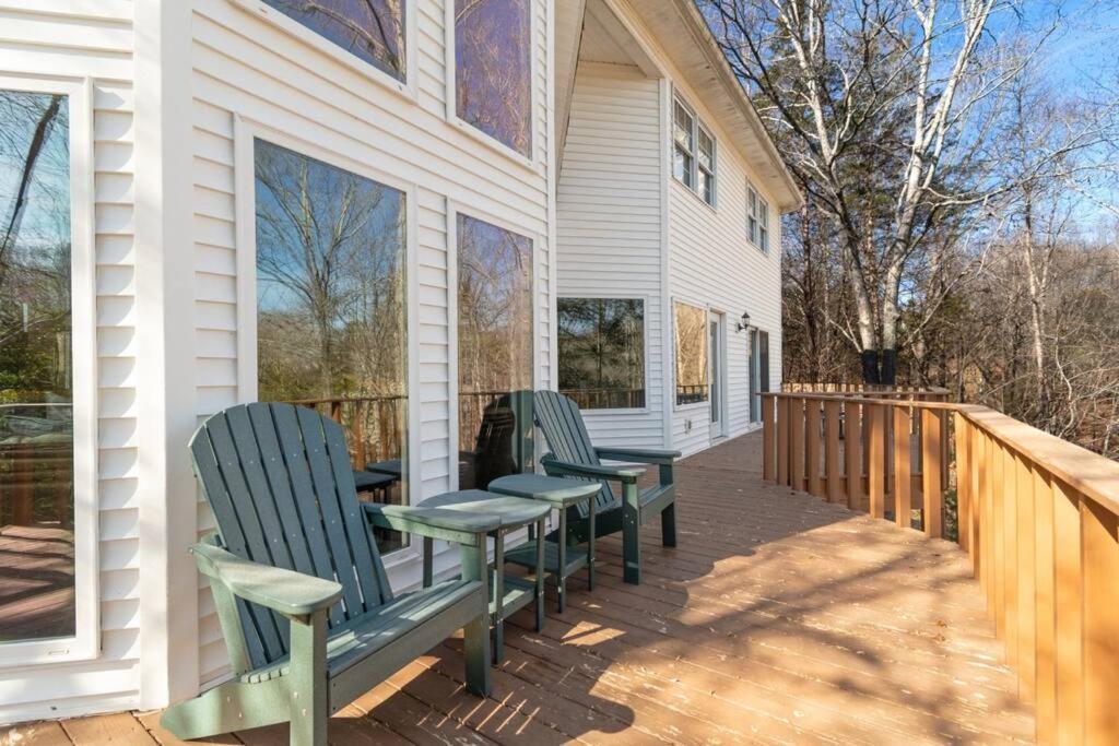 Lakeside Haven Dock/Slip Fire Pit Game Room Kayaks Winchester Exterior foto